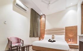 Oyo Townhouse 650 Hotel Aura